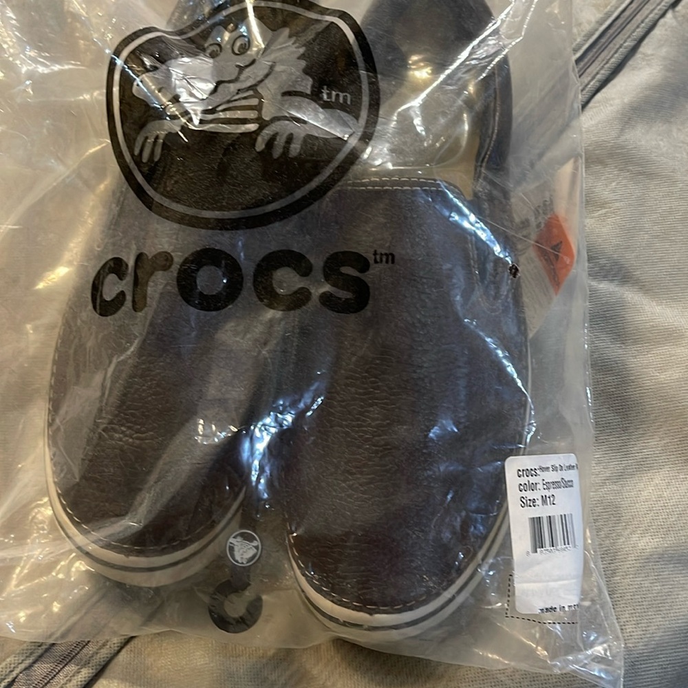 Men’s crocs leather new w tag